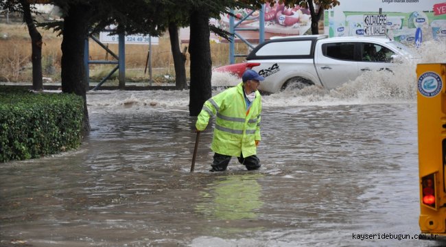 Eskişehir'de sağanak ve dolu etkili oldu
