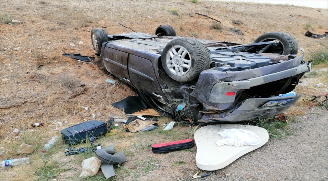 Aksaray'da otomobil şarampole devrildi: 1 ölü, 2 yaralı