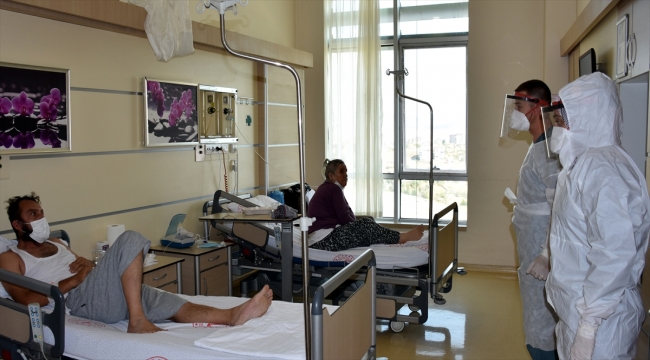 Aşı yaptırmayan Kovid-19 hastaları pişmanlıklarını anlattı