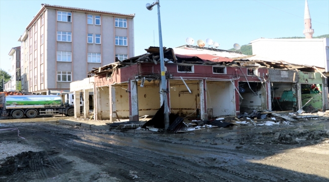 Bozkurt'taki sel felaketinde hasar gören iş yerleri Çevre ve Şehircilik Bakanlığınca yenileniyor