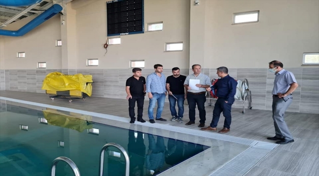 Konya Gençlik ve Spor İl Müdürü Şahin'den yarı olimpik havuzda inceleme