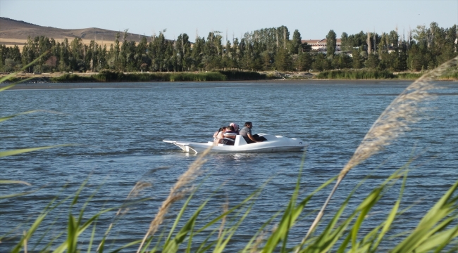 Sivas'taki Ulaş Gölü piknikçilerin uğrak yeri oldu