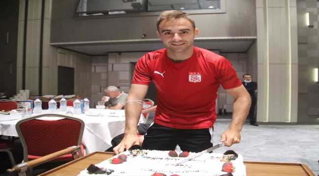Sivasspor'da Jorge Felix'e sürpriz doğum günü kutlaması