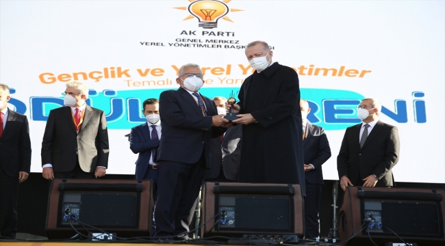 Kayseri Büyükşehir Belediyesi, Cumhurbaşkanı Erdoğan'dan ödül aldı