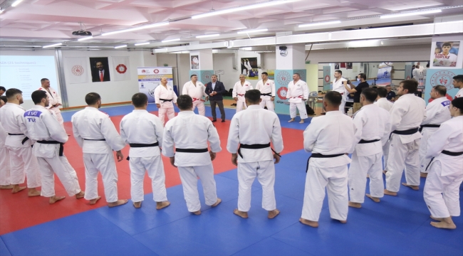 Judo Federasyon Başkanı Huysuz, IJF Akademi kursu katılımcılarıyla buluştu