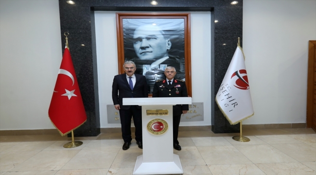Jandarma Genel Komutanı Orgeneral Çetin, Eskişehir Valisi Ayyıldız'ı ziyaret etti